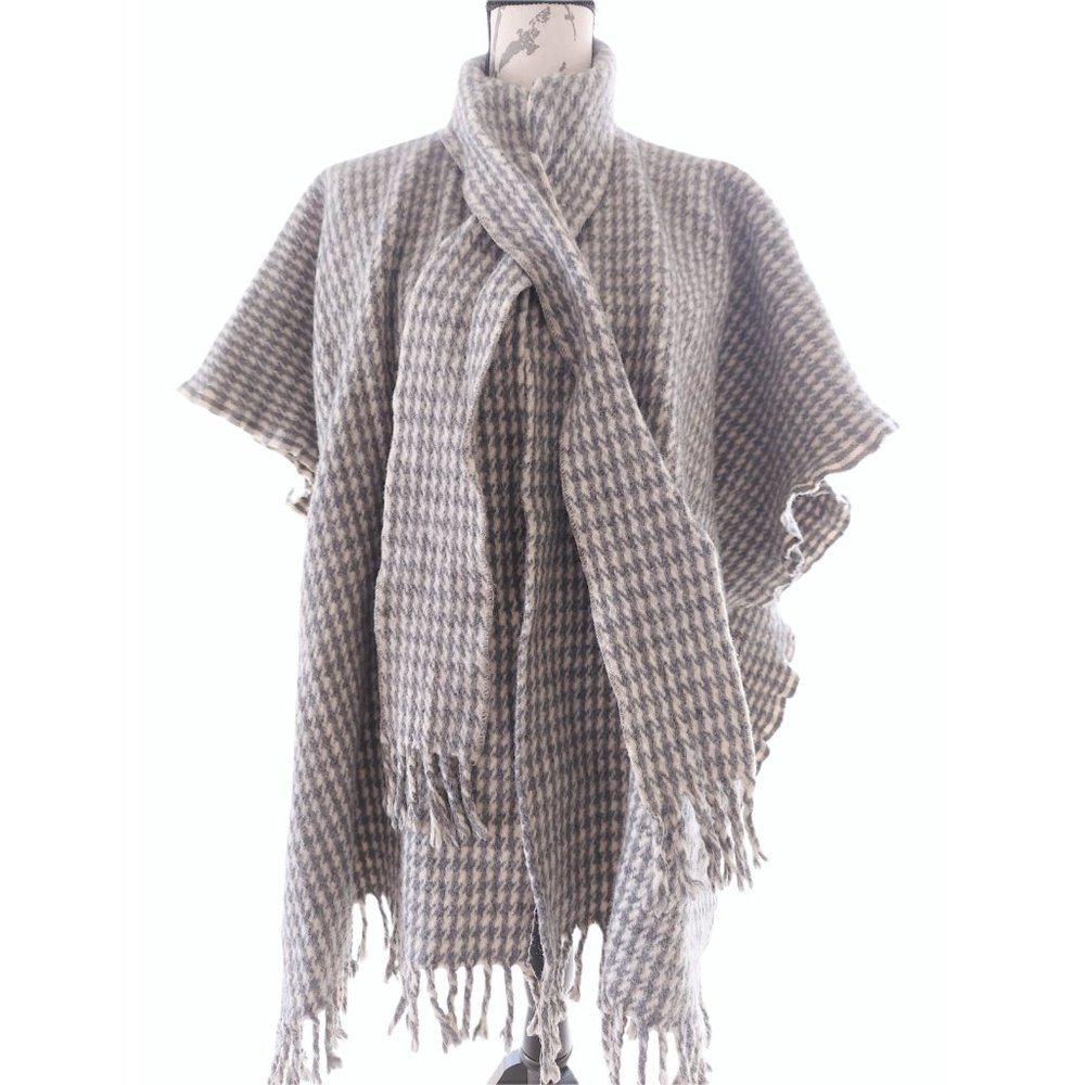VTG UNBRANDED Gray & Cream Houndstooth Check Tasseled Cape Attached Scarf OSFA